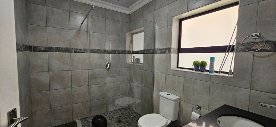 2 Bedroom Property for Sale in Fraaiuitsig Western Cape